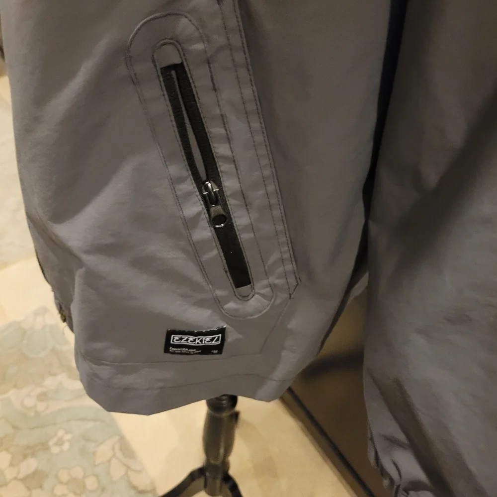 Ezekiel Men's Size Large Dylan Long Sleved Jacket in Charcoal Retails $70 Unisex - Picture 7 of 9